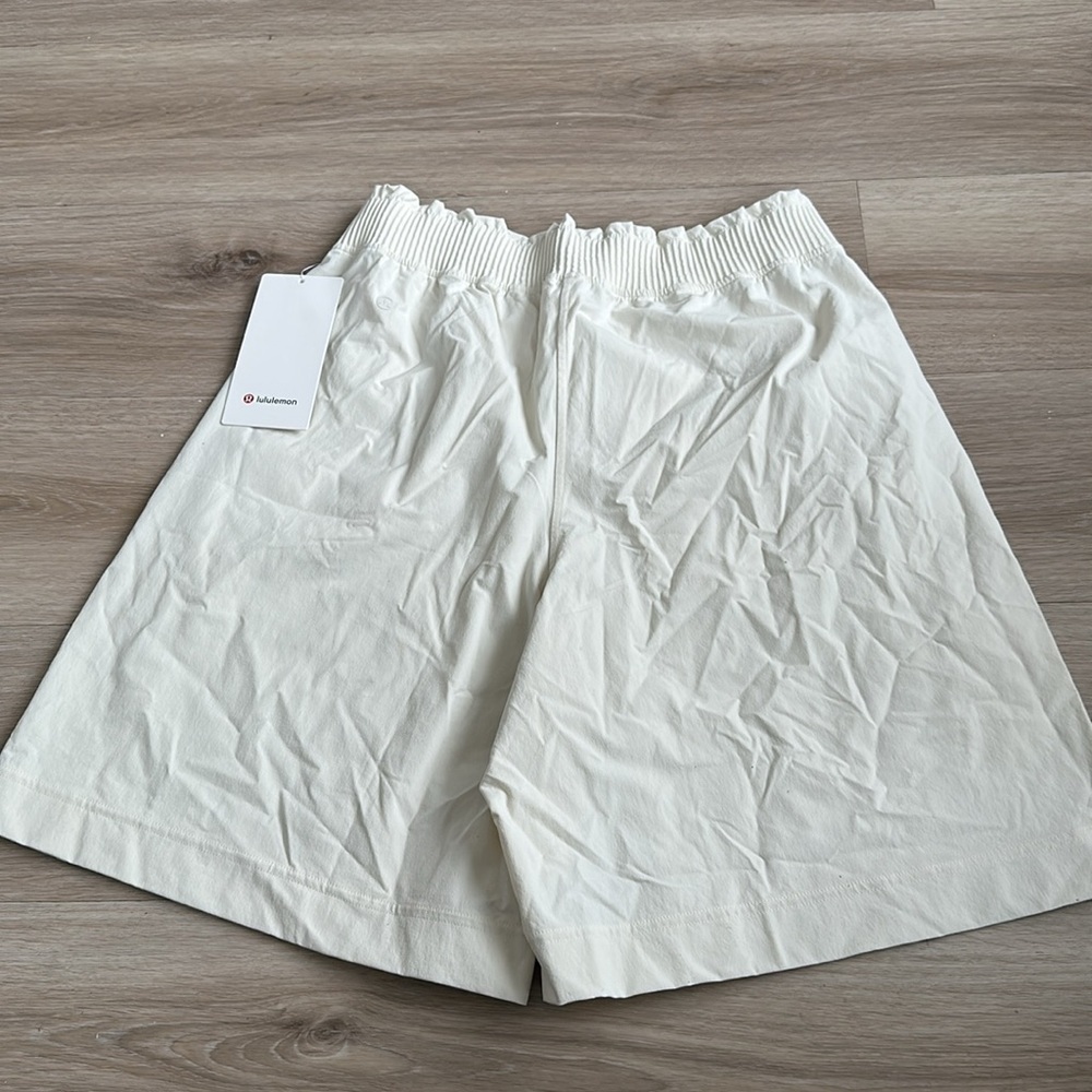 Lululemon Stretch Woven Ruffle-Waist High-Rise Short 9" - Picture 10 of 10